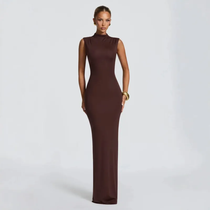 Damen Elegantes langes Kleid mit hohem Kragen und figurbetonter Silhouette – Valéora